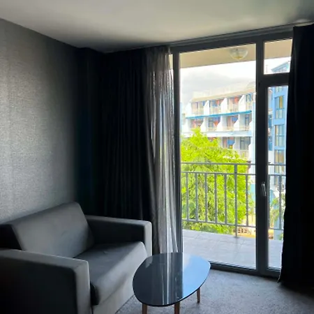 Sunset Breeze Apartment