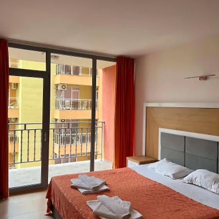 Sunset Breeze Apartment